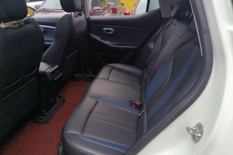 广汽传祺 传祺GS3 2023款 影速 270T 劲享版中控内饰21