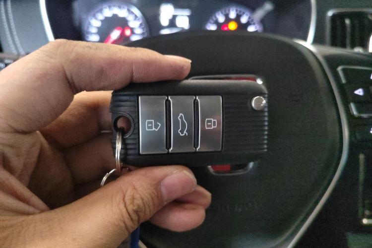 荣威RX5 2020款 20T 自动4G互联超越旗舰版中控内饰7001