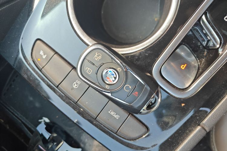 别克 君威 2022款 552T 智享型中控内饰11