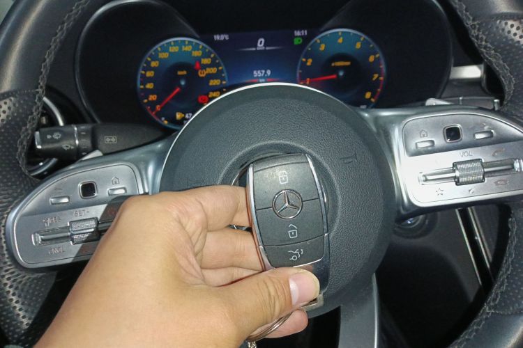 奔驰C级 2021款 C 200 L 时尚型运动版中控内饰7001