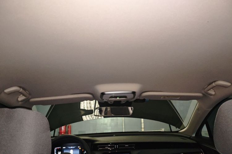 红旗H5 2024款 1.5T DCT智联旗悦版中控内饰22