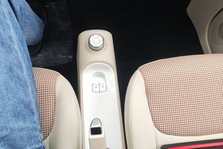 五菱汽车 宏光MINIEV 2024款 第三代 215km 青春版中控内饰18