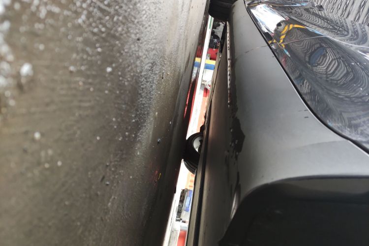 特斯拉 Model Y 2024款 长续航全轮驱动版局部细节9002