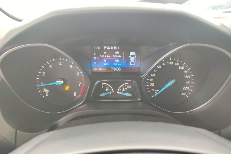 福特 福克斯 2018款 两厢经典 EcoBoost 180 自动精英型局部细节14