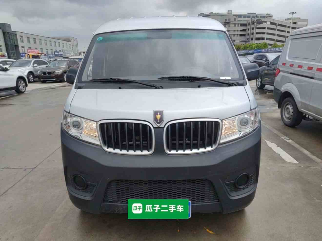 金杯 小海狮X30 2023款 1.5L 超享型厢货2/5座无空调版SWC15M(1)