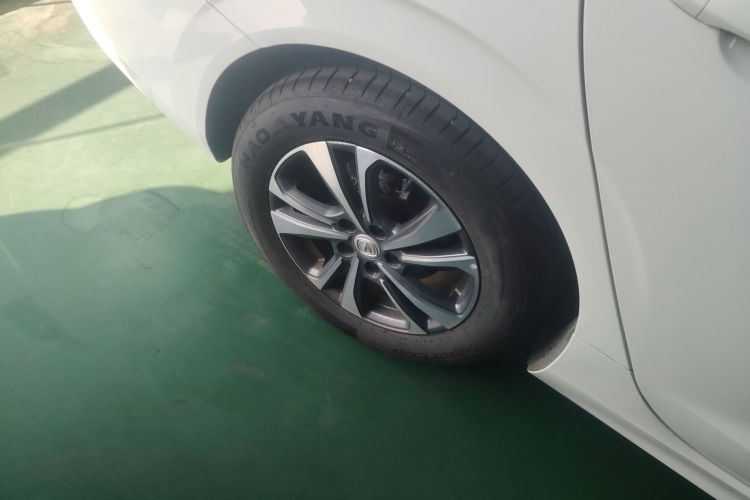 长安 逸动 2024款 PLUS 蓝鲸NE 1.4T GDI DCT高能版车身外观6008