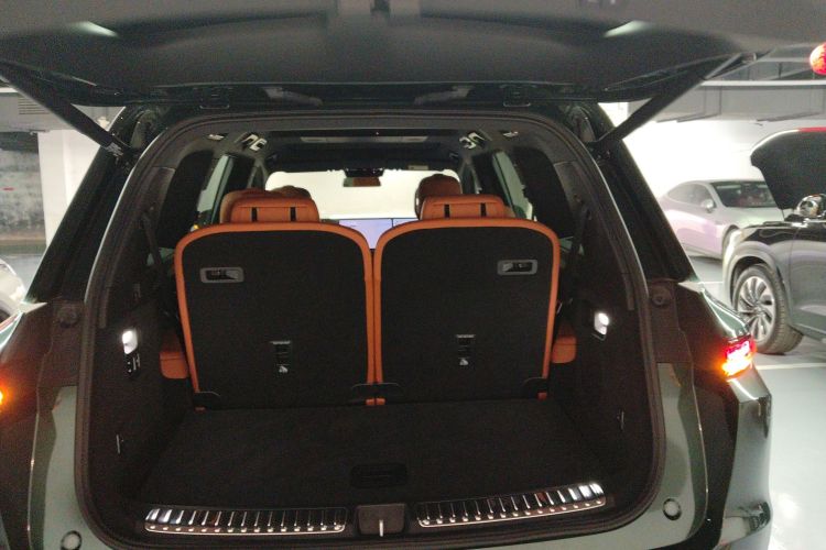 理想汽车 理想L9 2024款 Ultra机舱底盘23