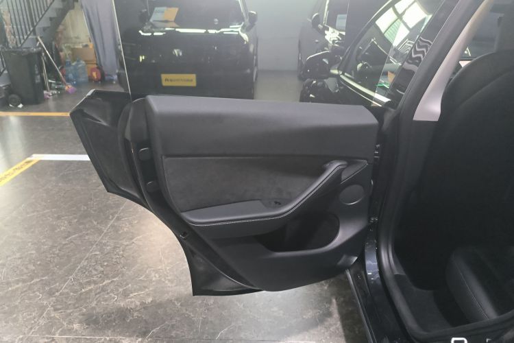 特斯拉 Model Y 2024款 后轮驱动版中控内饰49