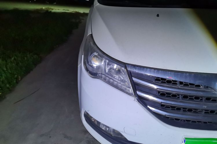 北汽威旺M50F 2017款 1.5L 舒适型车身外观8