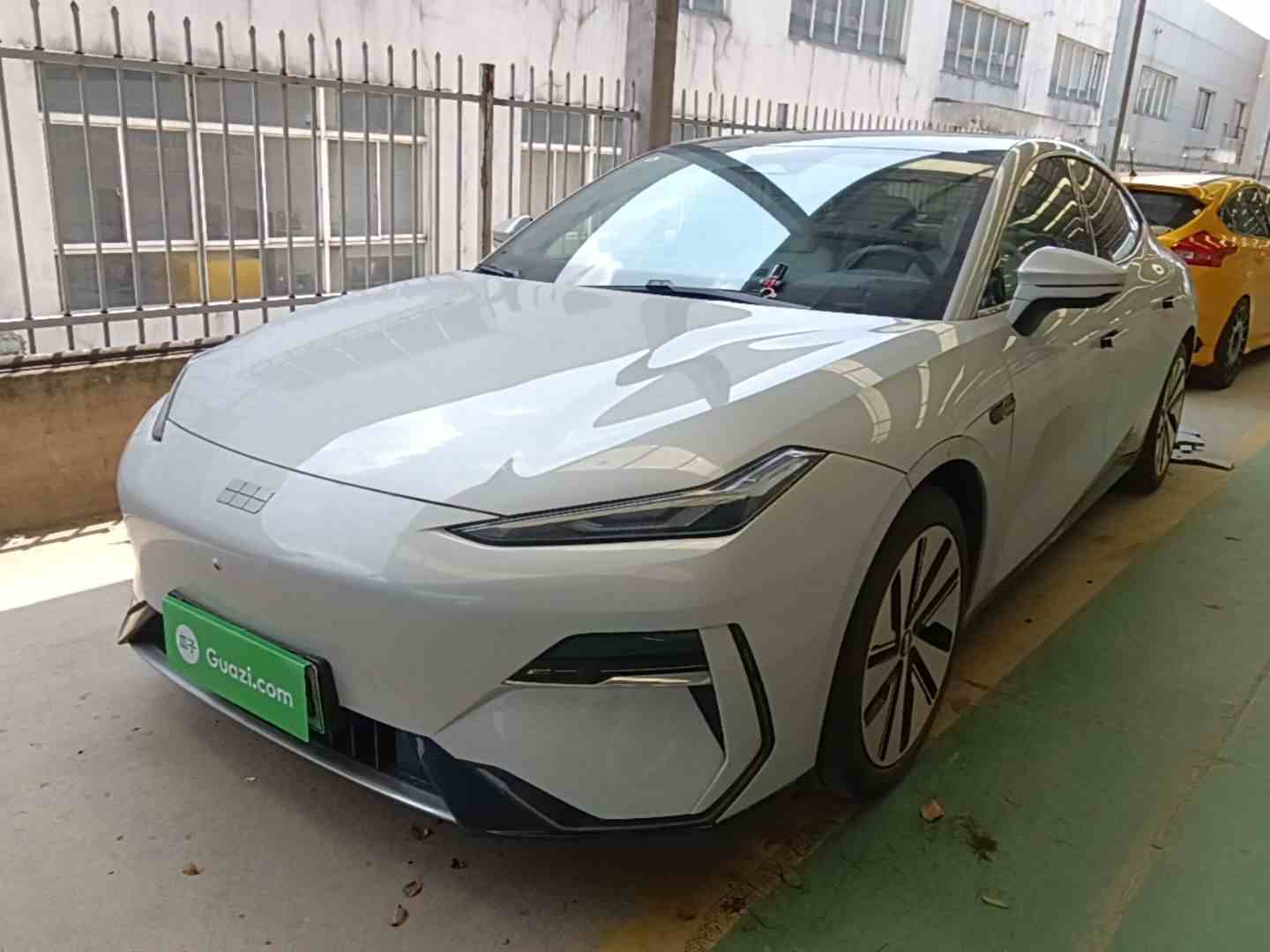 吉利银河 银河E8 2024款 665km 后驱星舰 远航版(2)