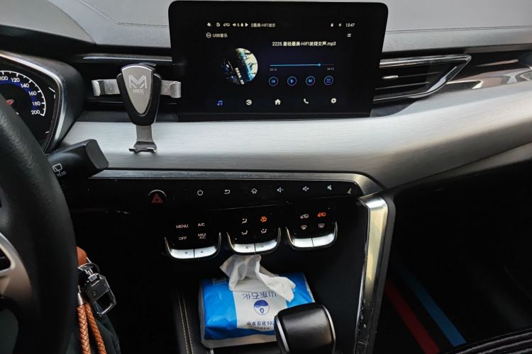北京汽车 北京X3 2021款 1.5T CVT荣耀版中控内饰16