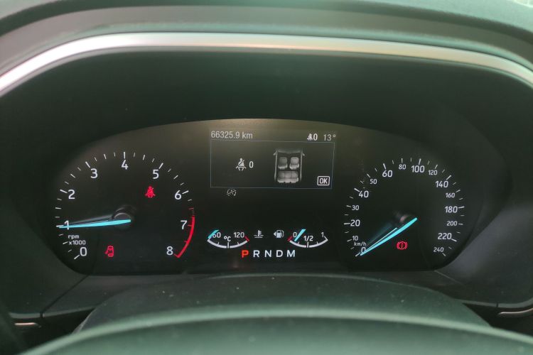 福特 福克斯 2019款 两厢 EcoBoost 180 自动锋潮型局部细节14