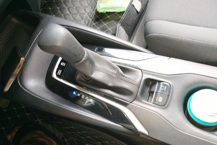 丰田 雷凌 2021款 双擎 1.8H E-CVT豪华版局部细节18