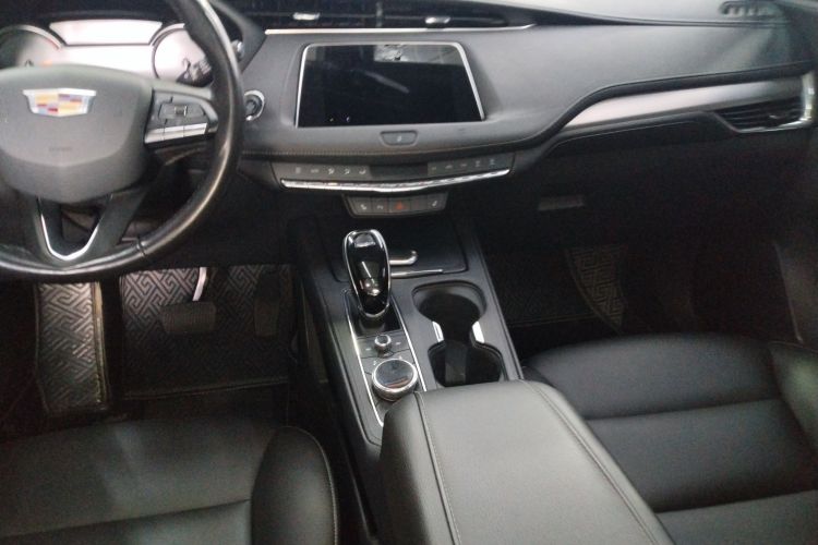 凯迪拉克XT4 2020款 28T 两驱领先型中控内饰18