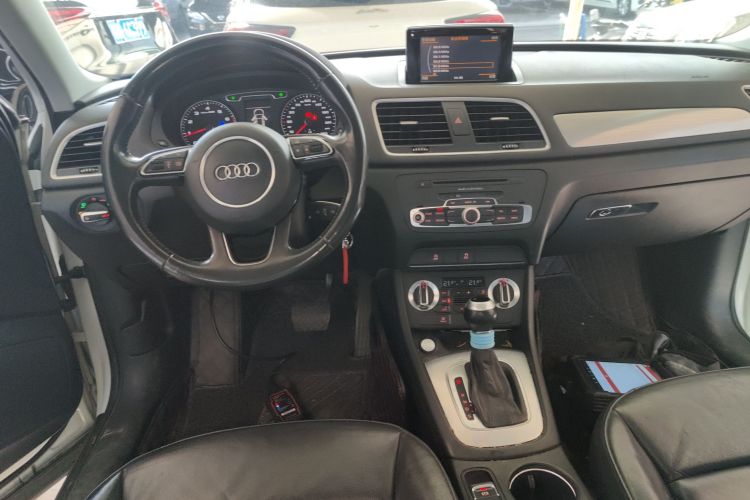 奥迪Q3 2015款 30 TFSI 舒适型中控内饰12