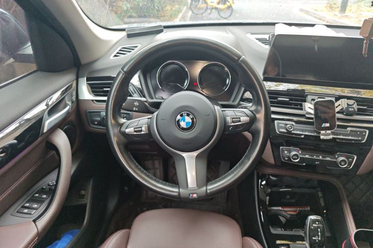 宝马X1 2020款 sDrive20Li 尊享型中控内饰13