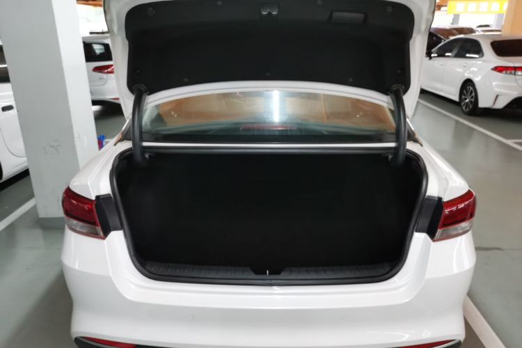 起亚K5 2016款 2.0L 自动LUX局部细节23