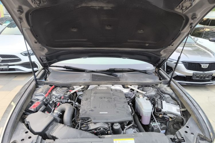 奥迪A6L 2019款 40 TFSI 豪华动感型机舱底盘24