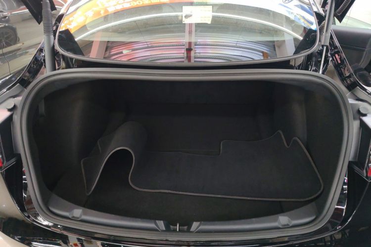 特斯拉 Model 3 2022款 Performance高性能全轮驱动版局部细节23