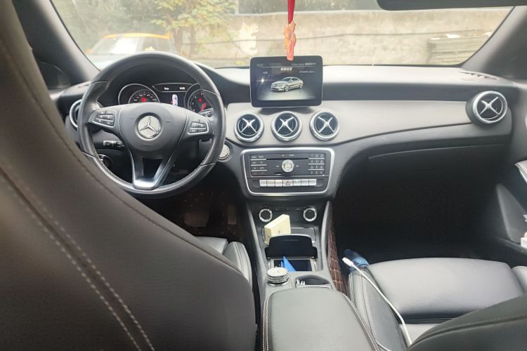 奔驰CLA 2017款 改款 CLA 200 时尚型中控内饰12