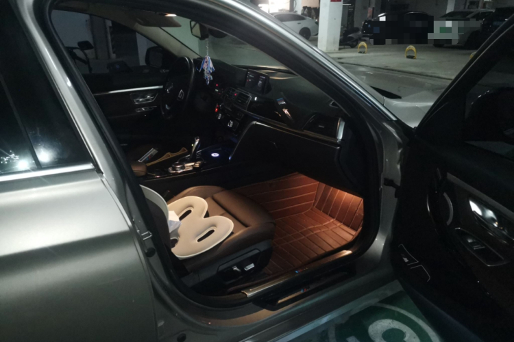 宝马3系 2019款 320Li 时尚型局部细节9005