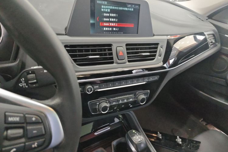 宝马1系 2018款 改款 118i 运动型中控内饰16