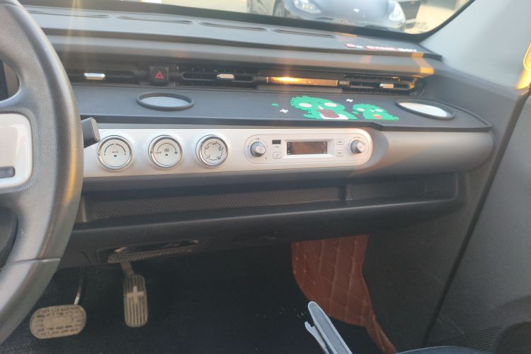 五菱汽车 宏光MINIEV 2022款 GAMEBOY 200km 玩咖款 磷酸铁锂中控内饰16