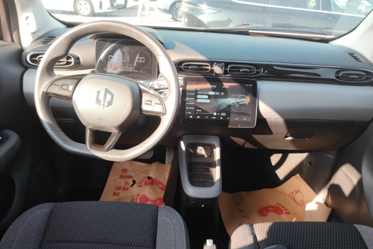 零跑汽车 零跑T03 2021款 400轻享版 三元锂中控内饰18