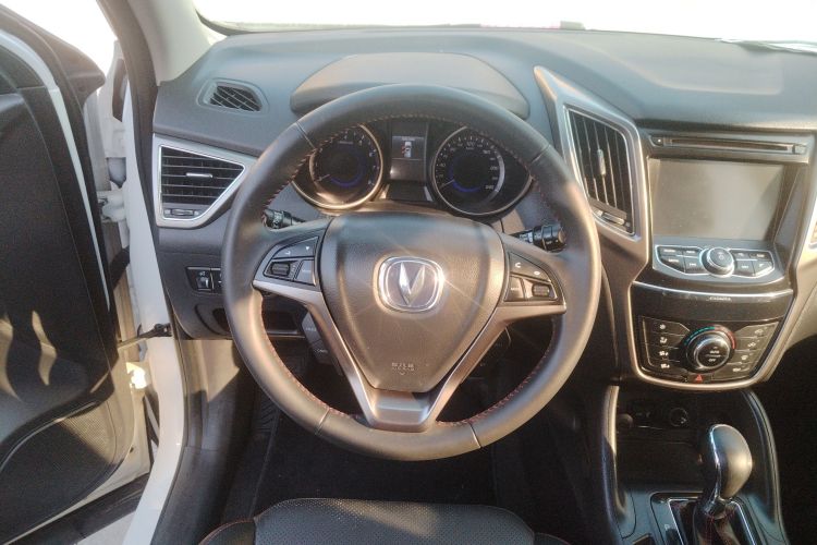 长安CS75 2016款 1.8T 自动精英型 国V中控内饰13