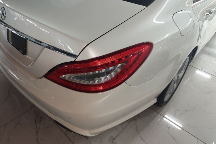 奔驰CLS 2012款 CLS 350 CGI车身外观9