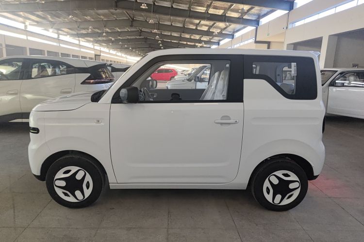 吉利银河 熊猫 2025款 210km 元气熊车身外观4