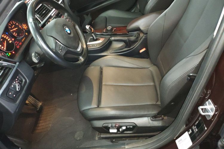 宝马3系 2018款 318Li中控内饰19