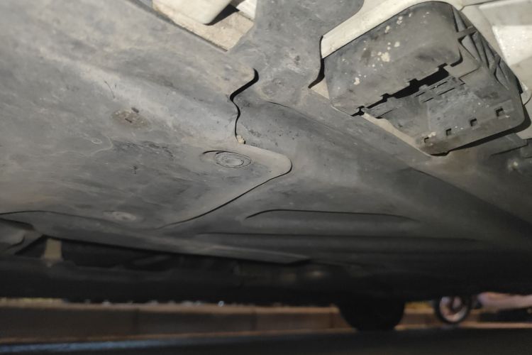 奔驰C级 2018款 C 200 L 运动版局部细节9004