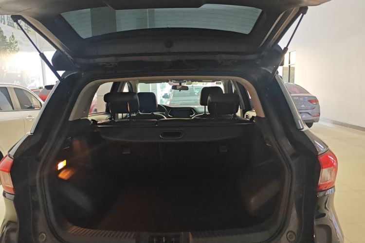 广汽传祺 传祺GS4 2017款 200T 手动两驱精英版机舱底盘23