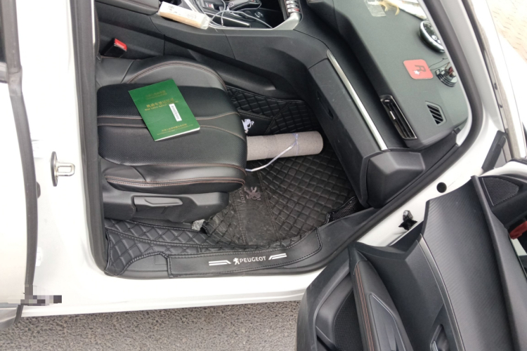 标致4008 2017款 350THP 精英版局部细节9005