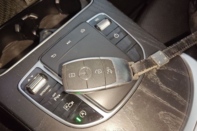 奔驰C级 2020款 改款 C 260 L 运动版中控内饰7001