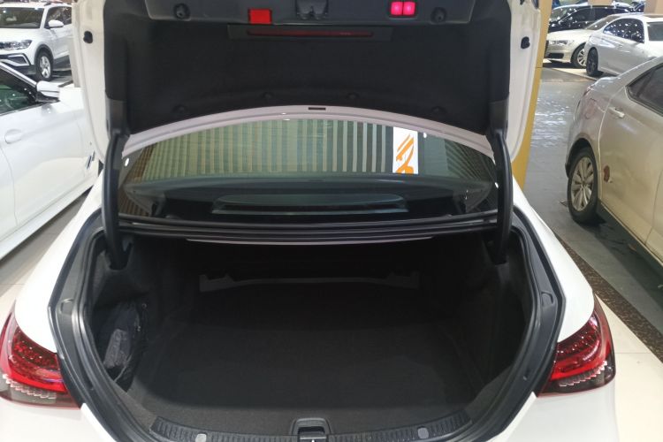 奔驰E级 2021款 E 300 L 运动豪华型机舱底盘23