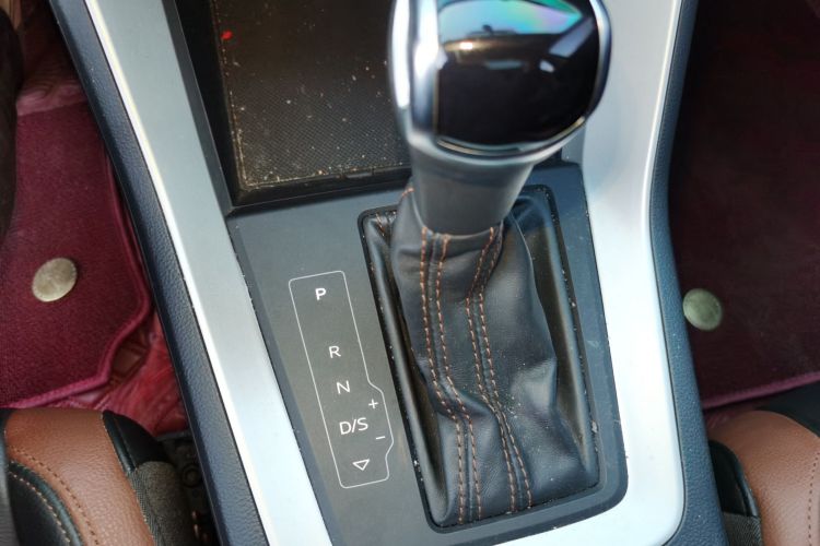 奥迪Q3 2019款 35 TFSI 时尚致雅型中控内饰18