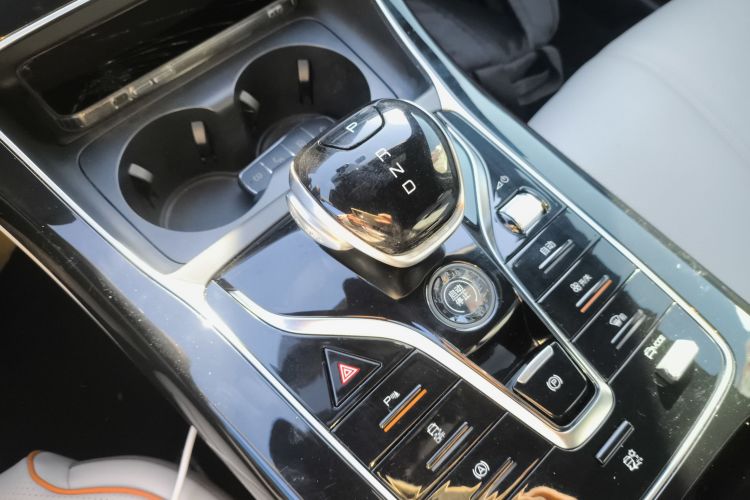 比亚迪 秦PLUS 2023款  冠军版 DM-i 120KM超越型中控内饰18