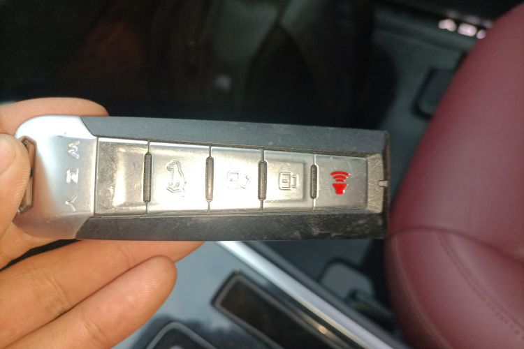 魏牌 VV7 2017款 2.0T 旗舰型中控内饰11