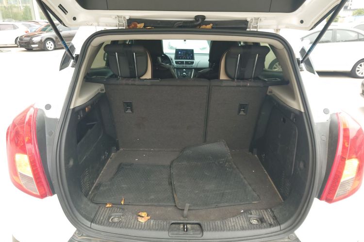 别克 昂科拉 2015款 1.4T 自动两驱都市精英型机舱底盘23