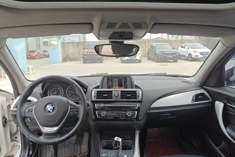 宝马1系(进口) 2015款 120i 领先型中控内饰22