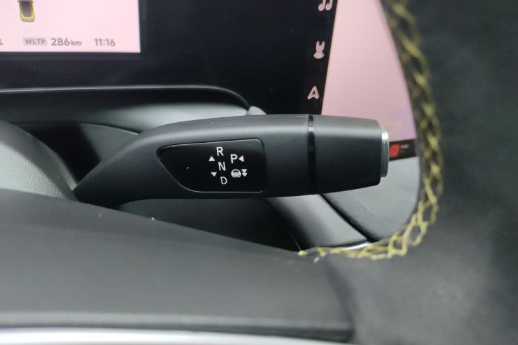 小鹏P7 2022款 670E+鹏翼版中控内饰18