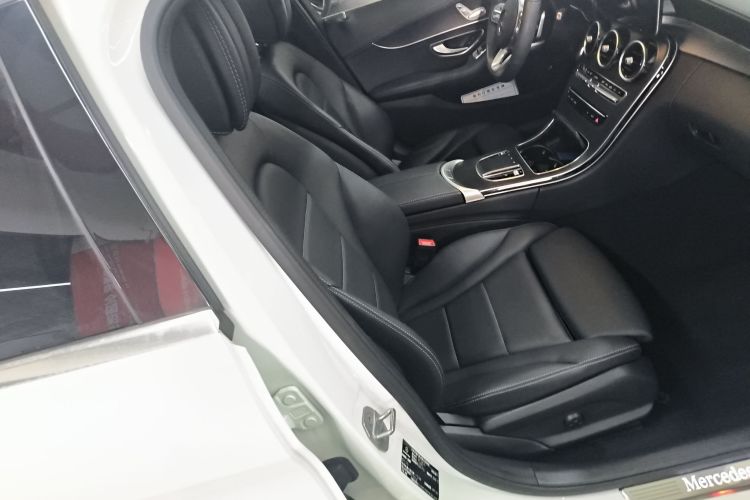 奔驰C级 2021款 C 200 L 时尚型运动版局部细节41