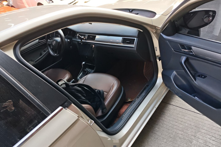 大众 宝来 2017款 1.6L 自动时尚型局部细节9005