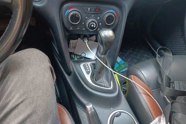 菲亚特 菲翔 2015款 1.4T 自动劲享版中控内饰18