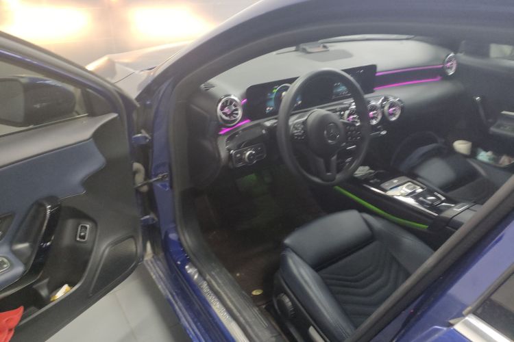 奔驰A级 2020款 A 180 L中控内饰20