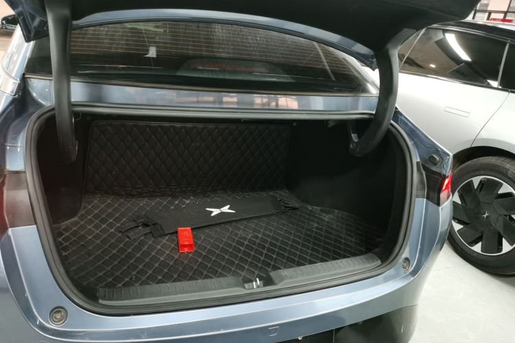 小鹏P5 2021款 550P机舱底盘23