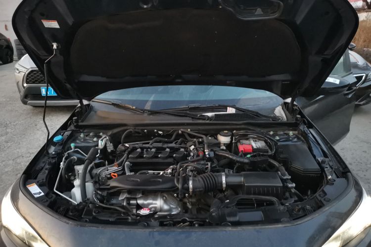 本田 思域 2022款 240TURBO CVT燃擎版机舱底盘24