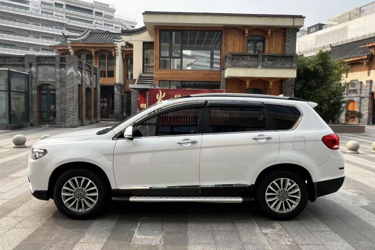 哈弗H6 2017款 蓝标 运动版 1.5T 自动两驱豪华型车身外观4